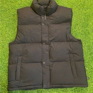 TNA Aritzia the super puff men’s down vest size 2XL